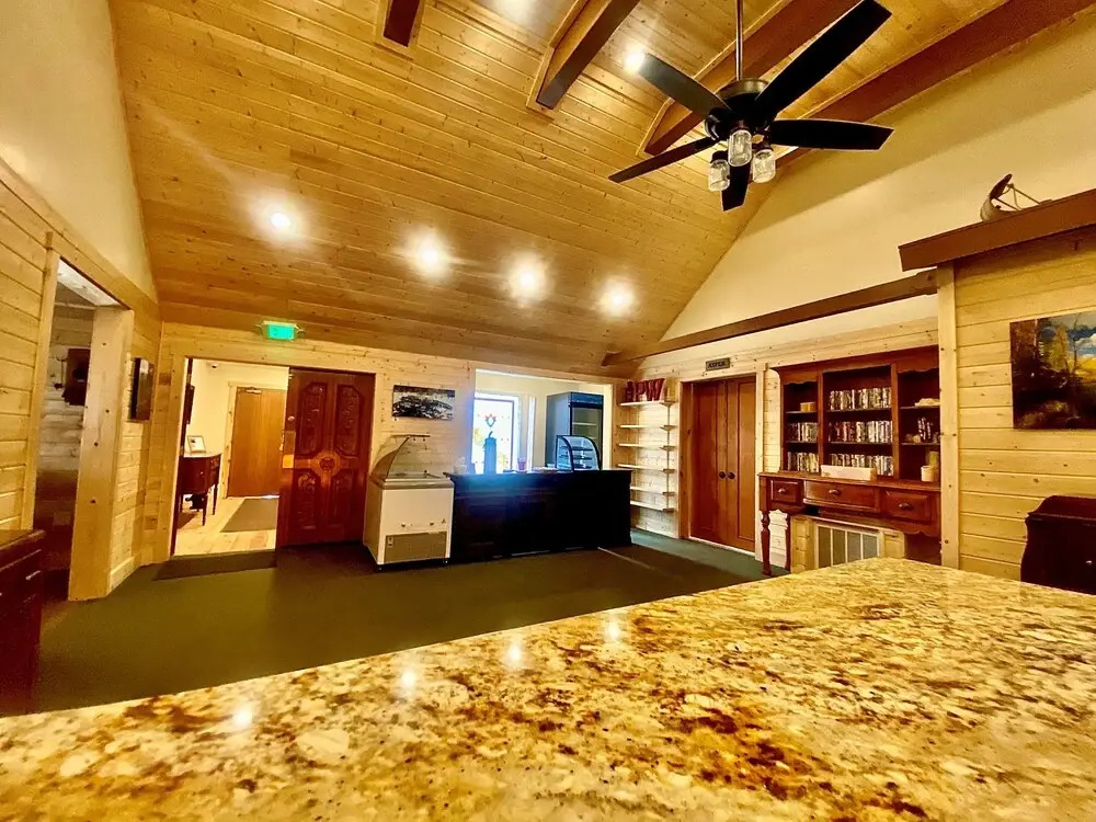 Pinewoods Resort