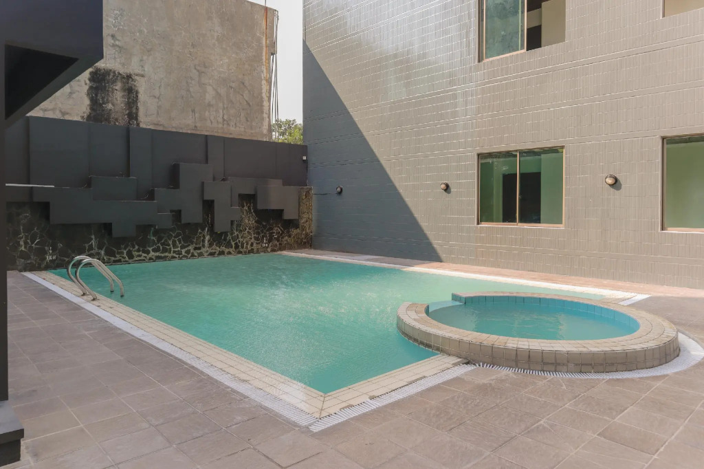 Super OYO Townhouse 2 Hotel Gunung Sahari
