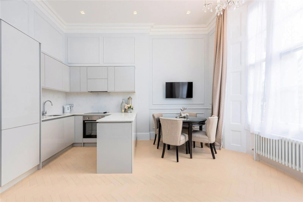Stunning 1 Bed Garden Apartment next to Hyde park