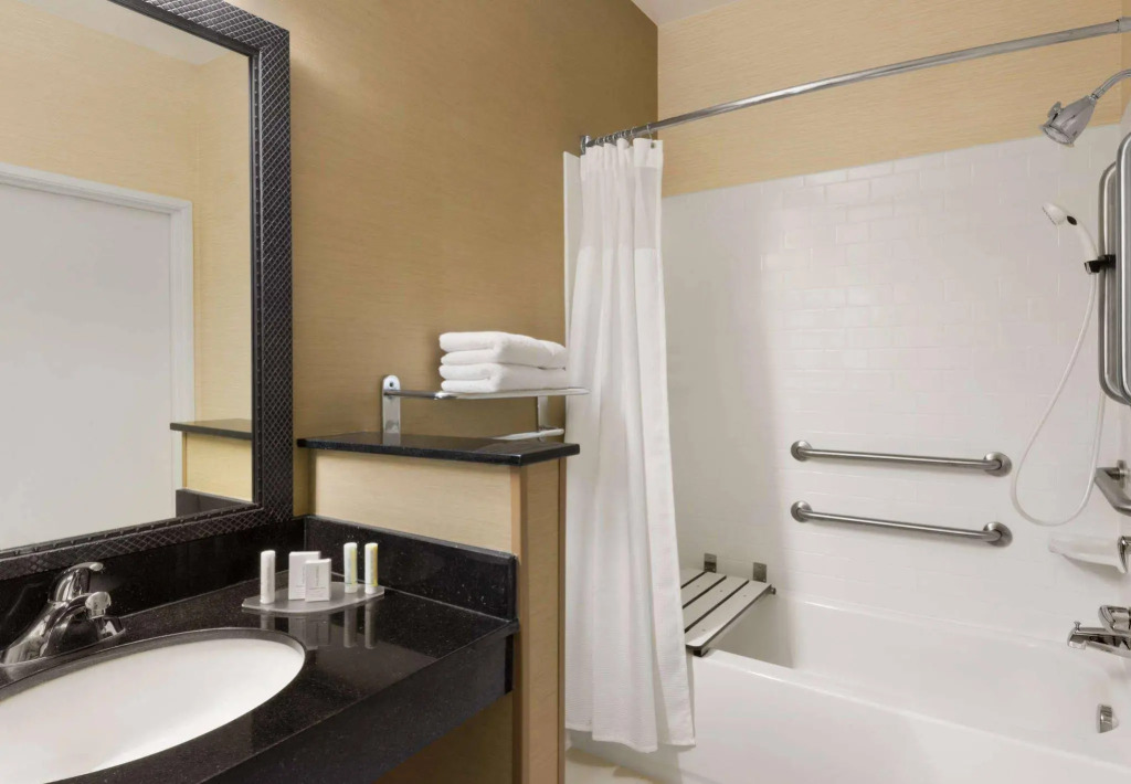 Amerivu Inn and Suites