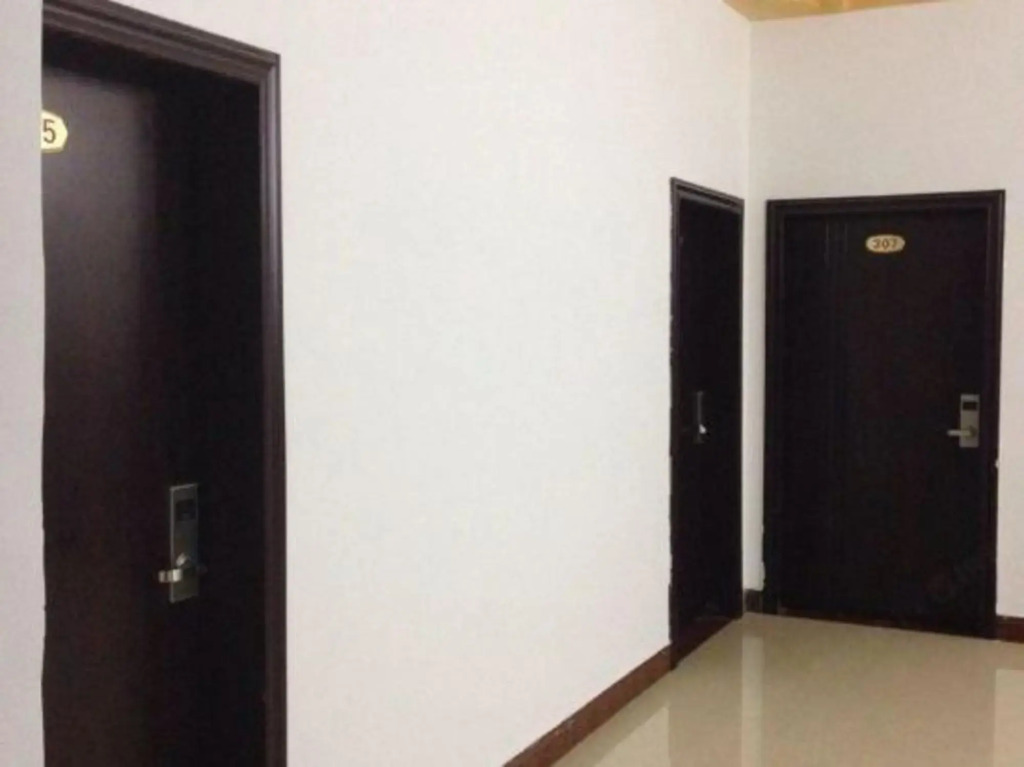 Hezhou Huangyao Longquan Business Hotel