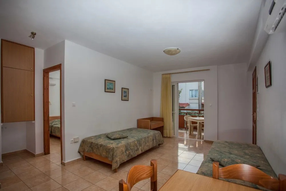 Ilian Beach & Apartments