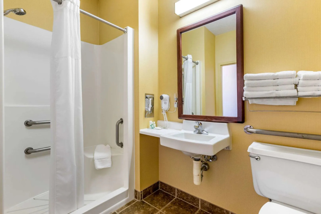 Comfort Inn & Suites Mason City - Clear Lake