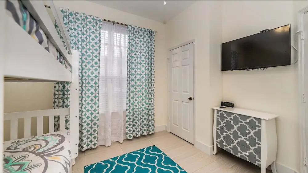 2545 Windsor Hills