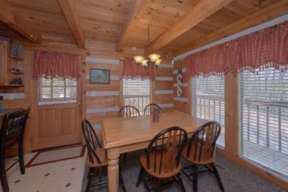 Black Bear Lodge 4 Bedroom Cabin