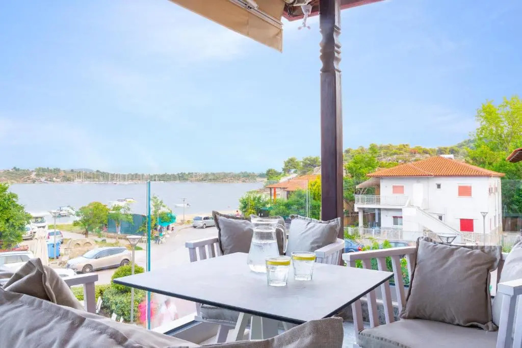 Ormos Luxury Suites Elia
