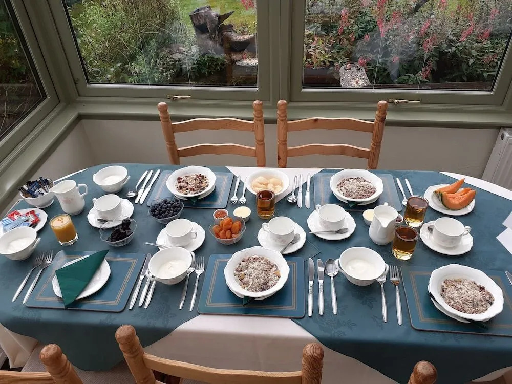 Forest How Guest House