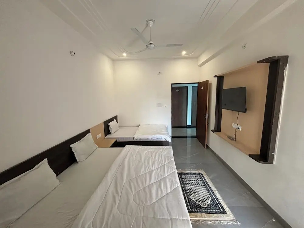 Shree radhe mohan hotel