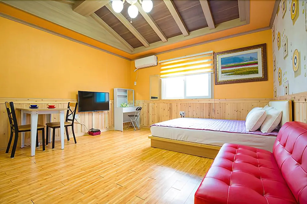 Suncheon Bay Pine Scent Pension