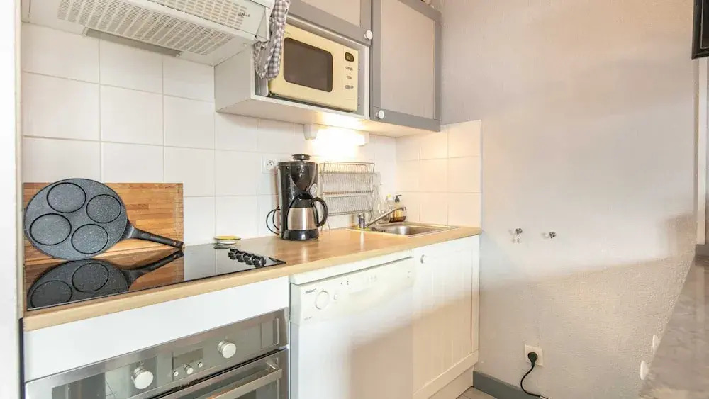 Mountain-view Apartment for 6 Guests