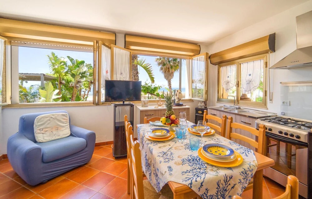 3 Bedroom Awesome Home In Menfi