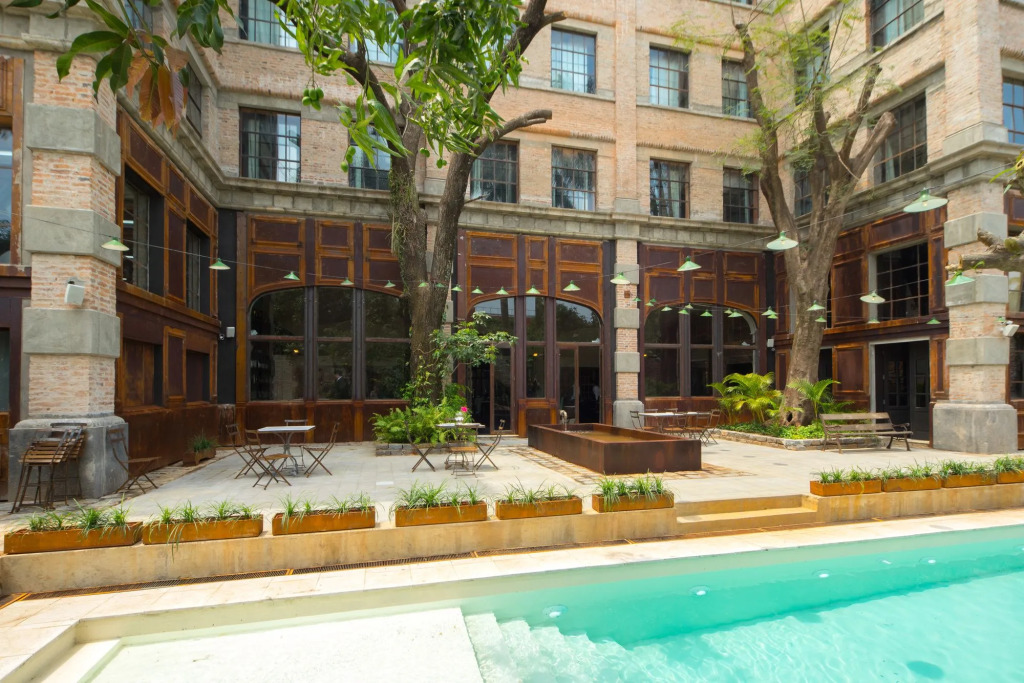 Factoria Hotel