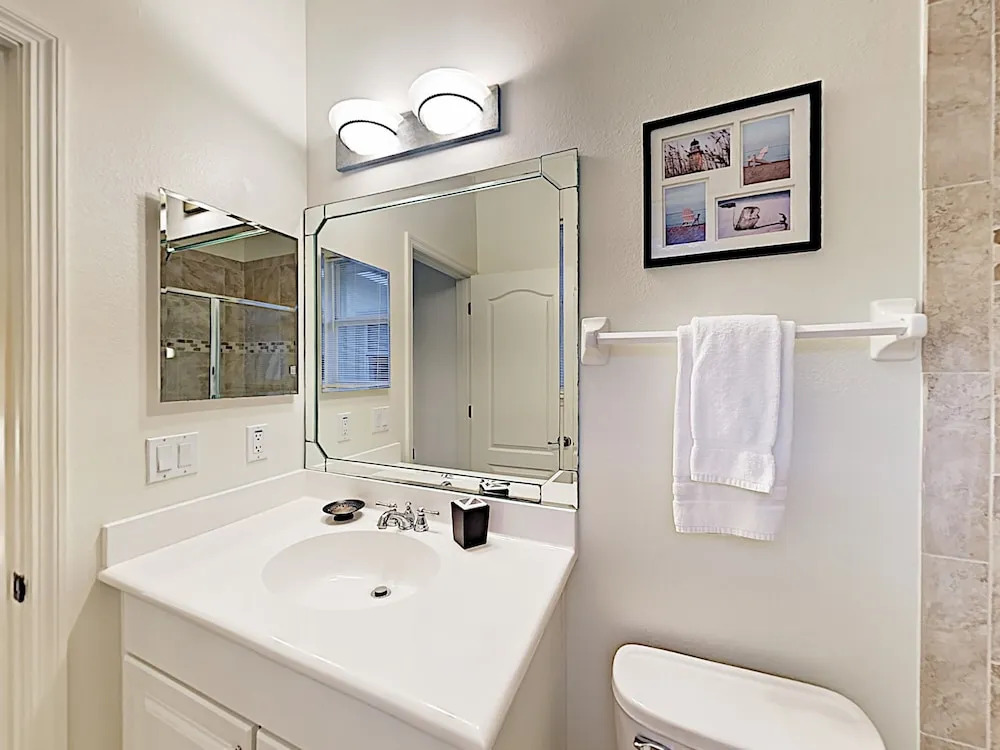 New Listing! Townhome W/ Pools & Balcony, By Beach 2 Bedroom Townhouse