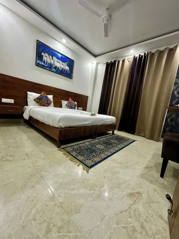 V Rooms