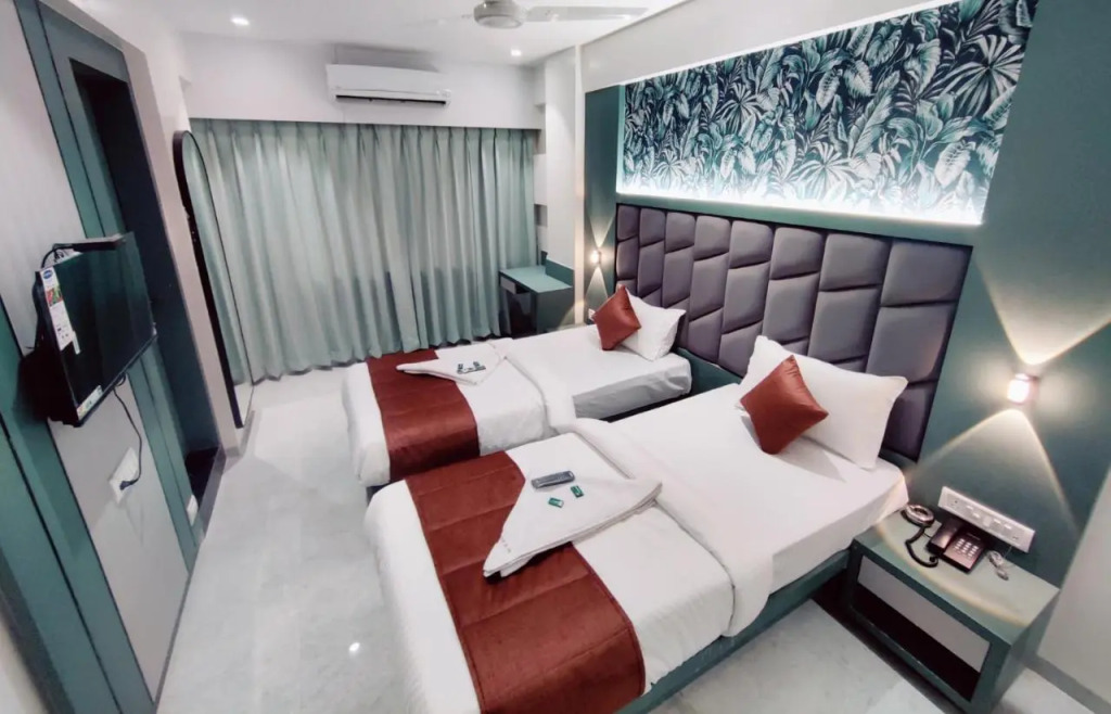 Hotel Everest Residency