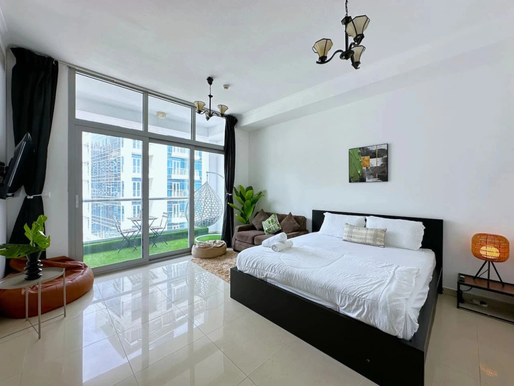 Апартаменты Canal View Studio Balcony DMCC Metro & Beach