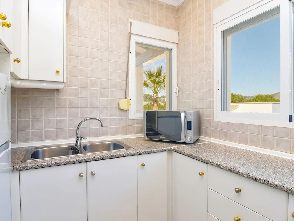 Magnificent 5 Person Villa with Swimming Pool near Caspe
