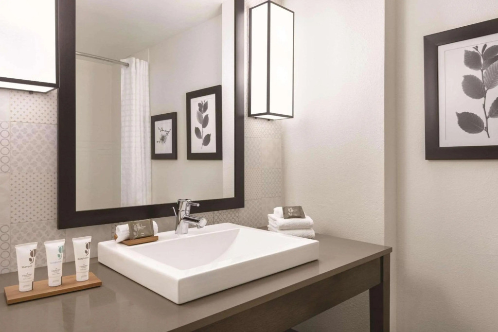Country Inn & Suites by Radisson, Williamsburg East Busch Gardens , VA