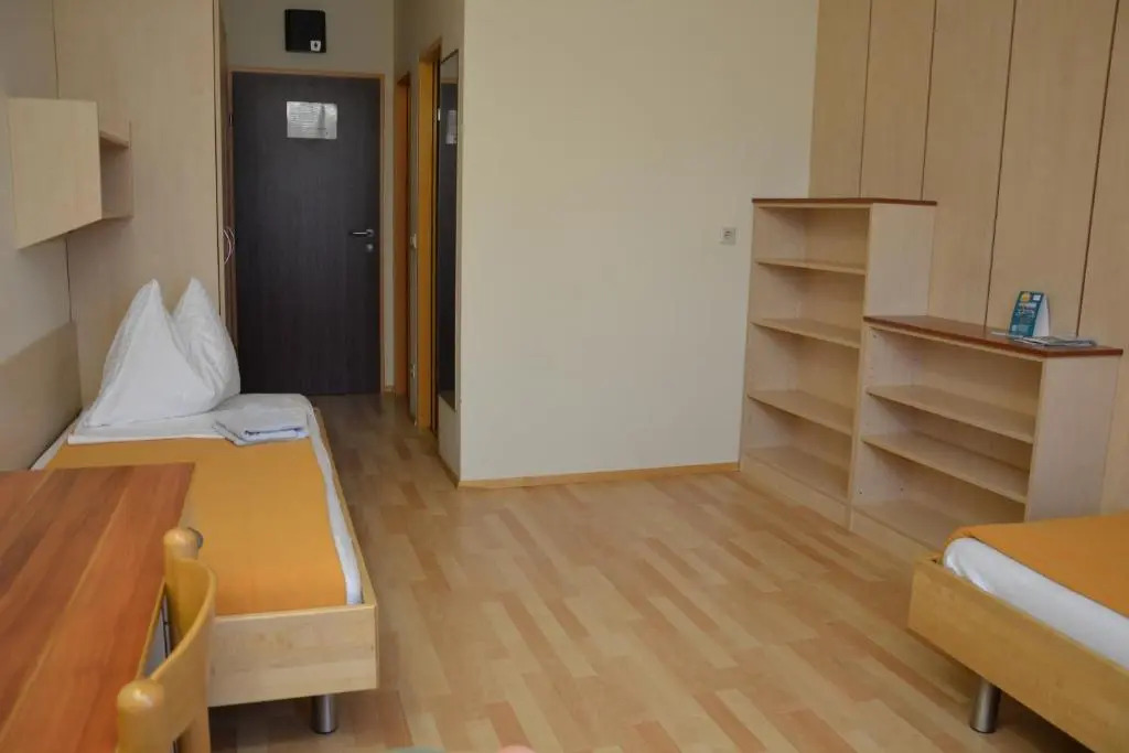 Mladinski dom - Hostel