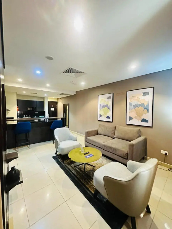 Golden Tulip Oniru Suites