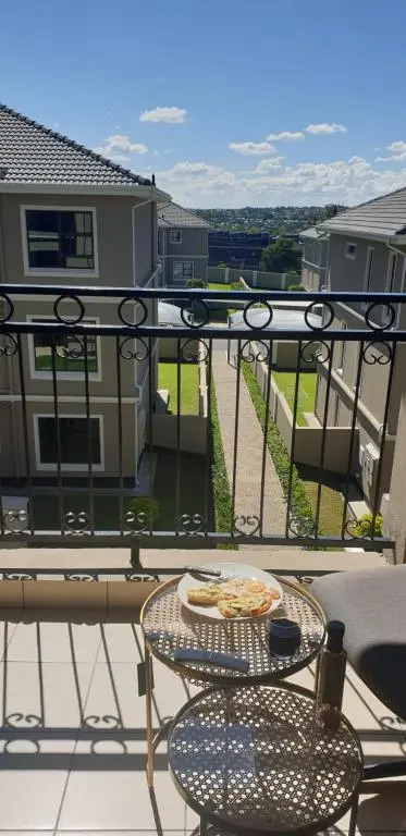 2Bed Luxury hotel apartment. Fourways