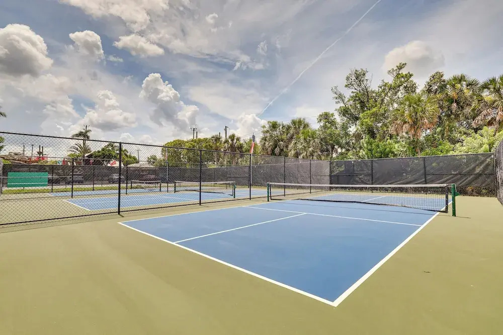 4 Mi to Fort Myers Beach: Home w/ Resort Perks!