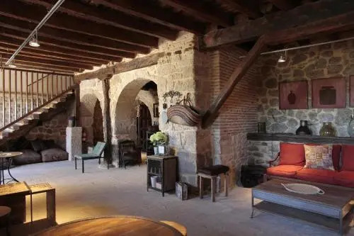 Emebed Posada
