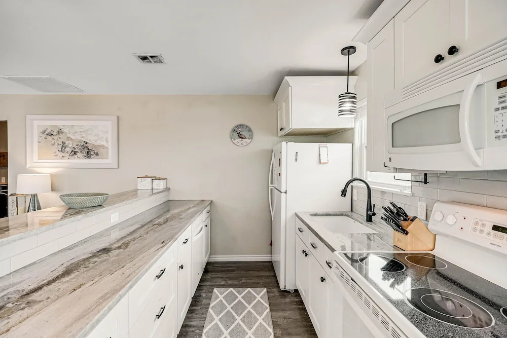 Wade Into Life 3 Bedroom Home By Redawning