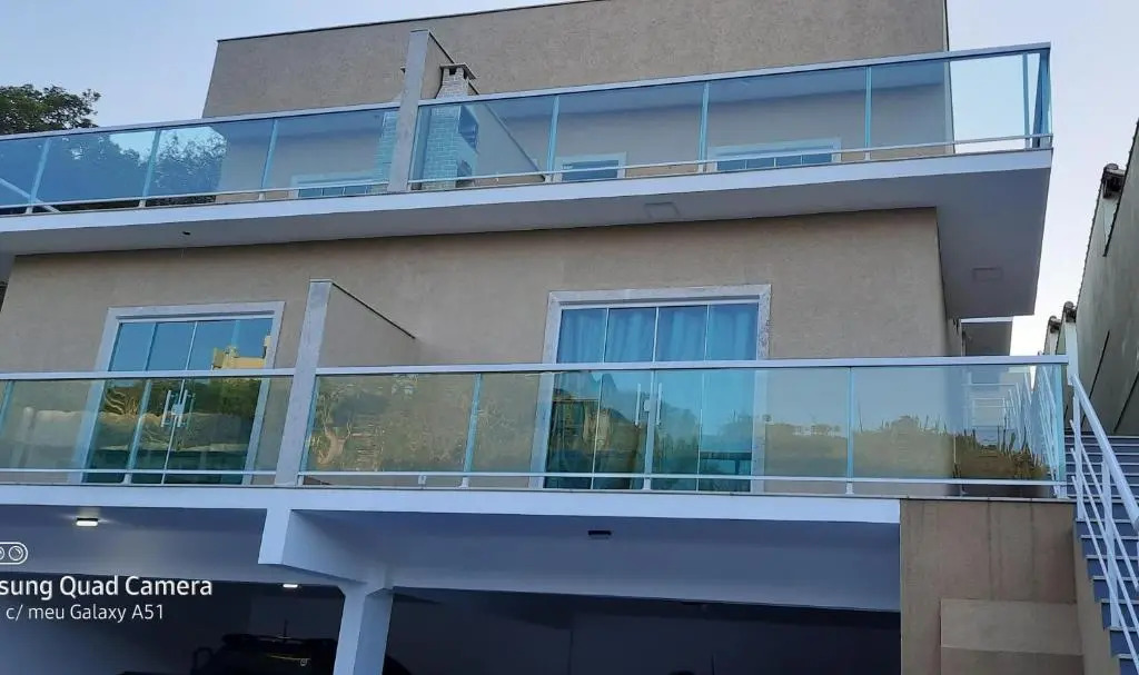 Excelente Casa na Praia do Peró com 1 quarto e 02 suítes