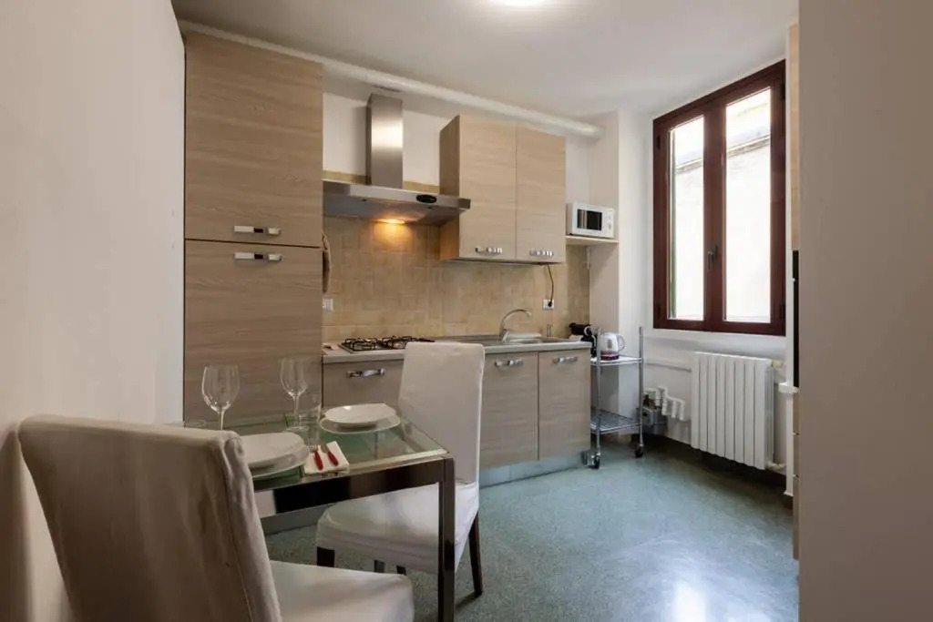 Ferrari - AC -Wifi - Flexyrent Apartment