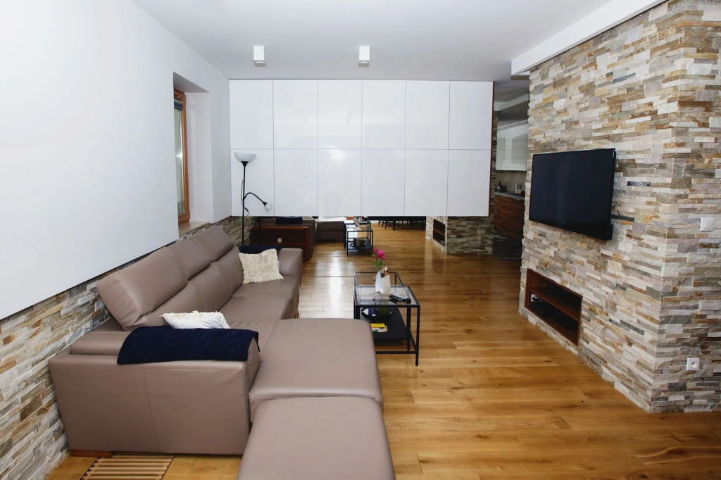 City of the Kings Green Silence Apartment
