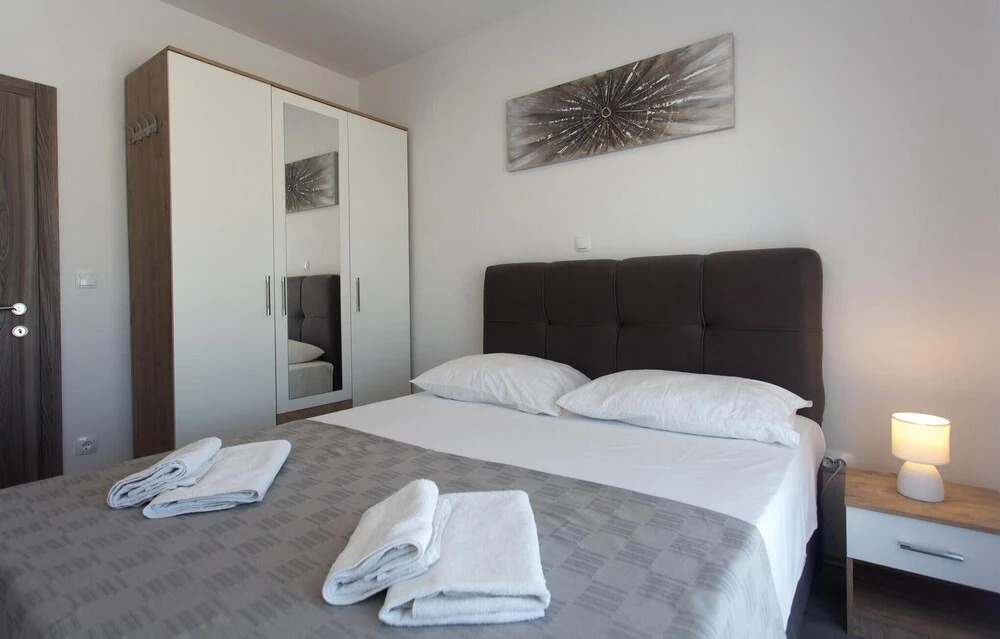 Amazing Apartment in Podstrana With 3 Bedrooms, Wifi and Outdoor Swimming Pool
