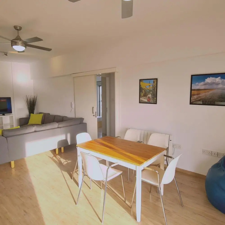 58 LIM - Stay Mystique Apartment