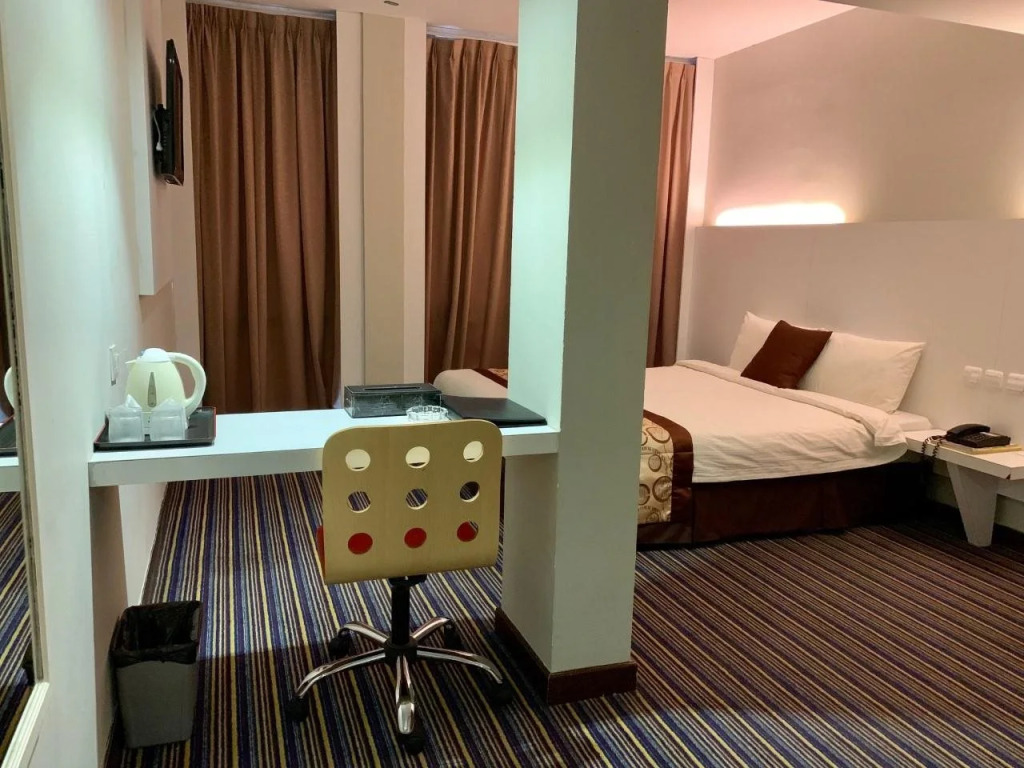 Riverfront Inn