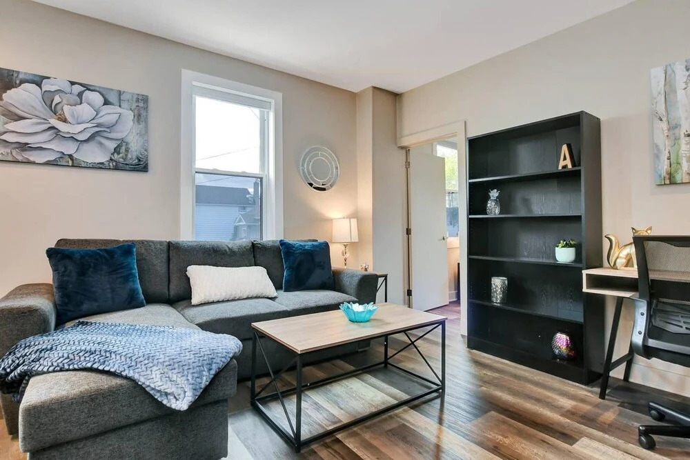 Newly Renovated - Spacious 1BR - Near Downtown