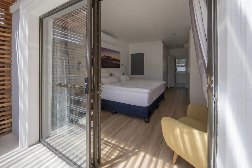 Three-bedroom-holiday-home! Living Area With Open-plan Kitchen. Big Veranda!