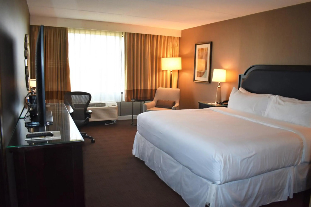 Sheraton Lisle Naperville Hotel