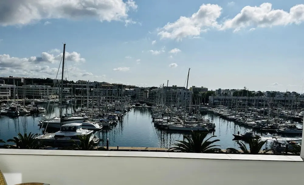 Studio apt With Spectacular Views of Lagos Marina