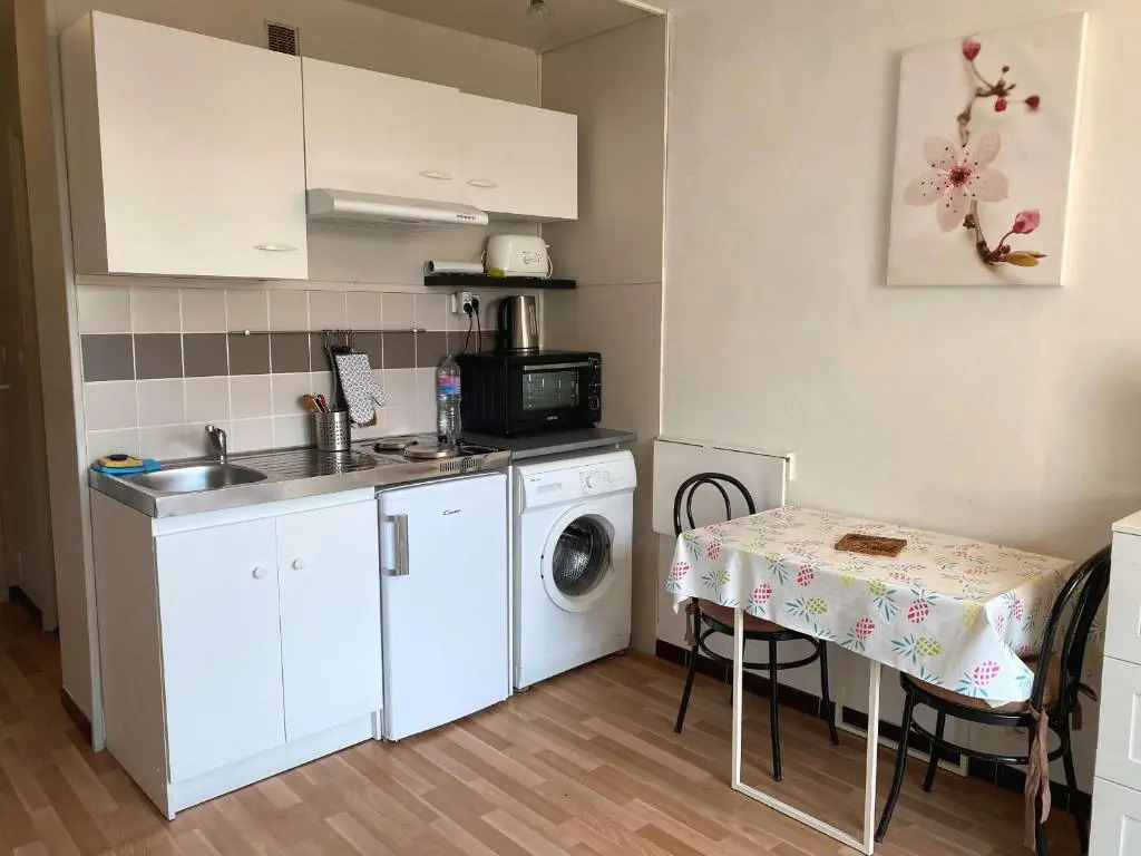 Appartement Balaruc-les-Bains, 1 pièce, 2 personnes - FR-1-553-139