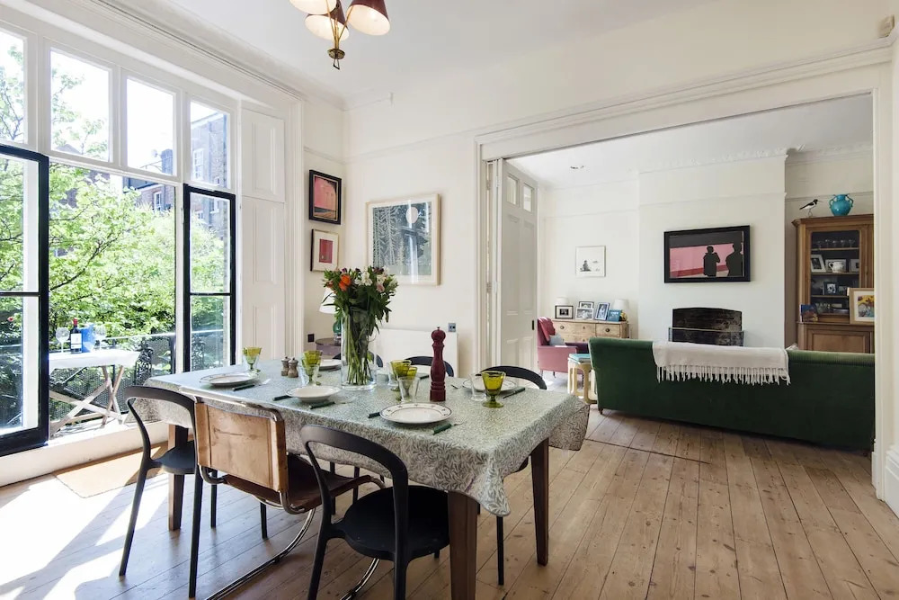 Vintage Shepherds Bush Home by Westfield London