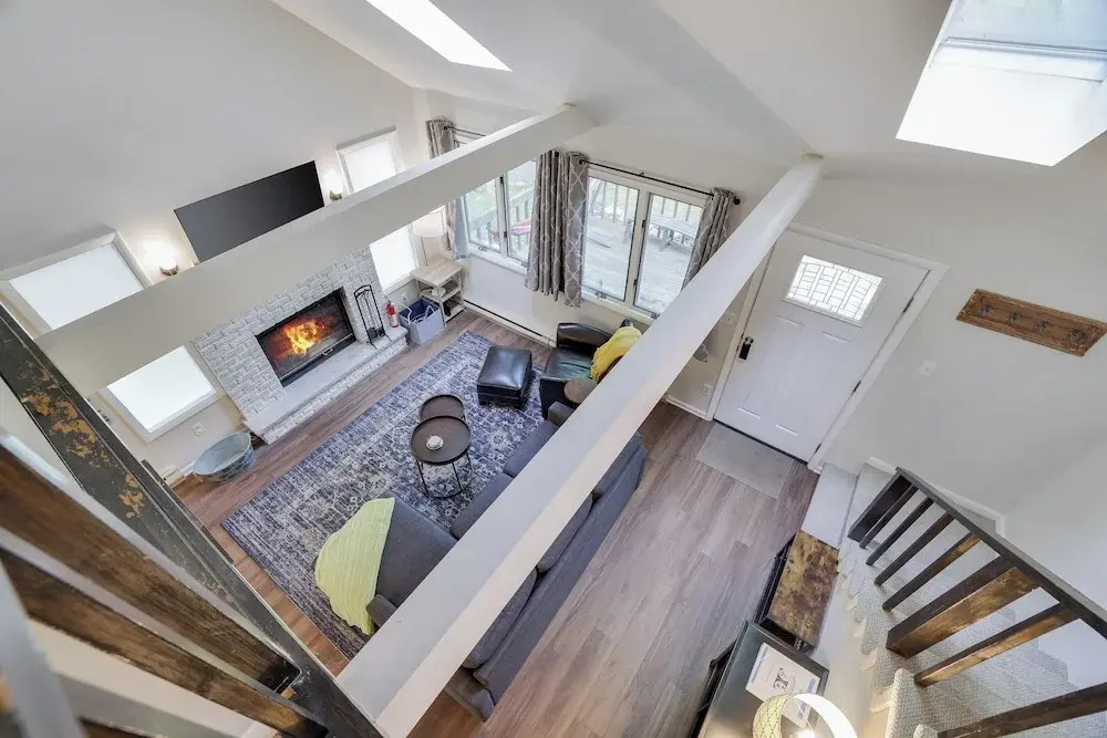 Dreamy Lake House With Fireplace, Firepit & Pet Friendly