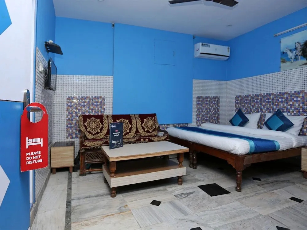 OYO 9044 Hotel Yatrik