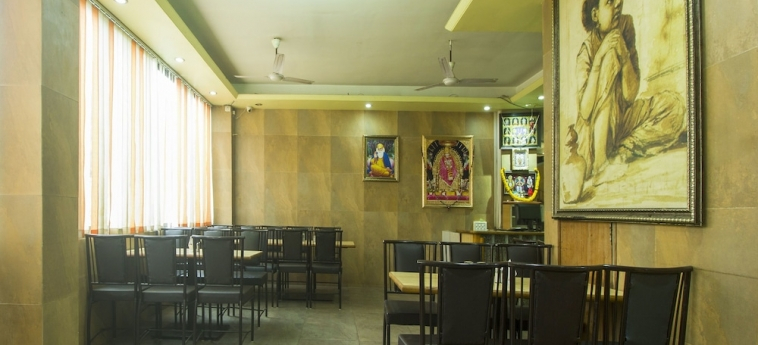 Hotel Sai Palkhi Niwara