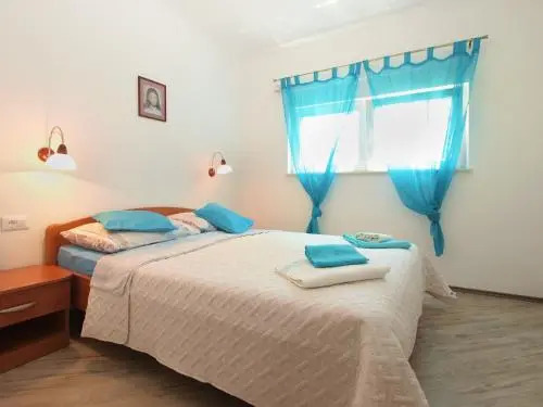 Apartments Mirjana 1555
