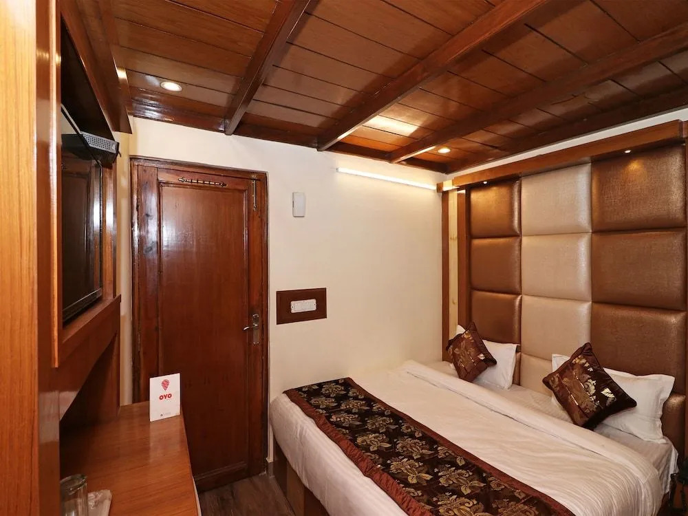 OYO 13654 Krishiv Residency