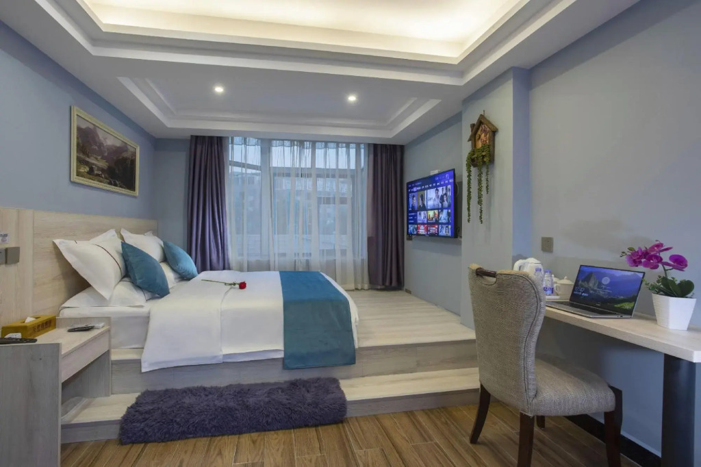 Comfort Hotel (Shenzhen International Convention and Exhibition Center Fuyong Metro Station)