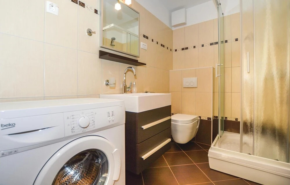 Nice Apartment in Portoroz With Wifi and 1 Bedrooms