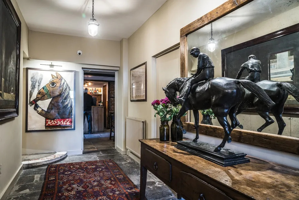 The Horse & Groom Inn