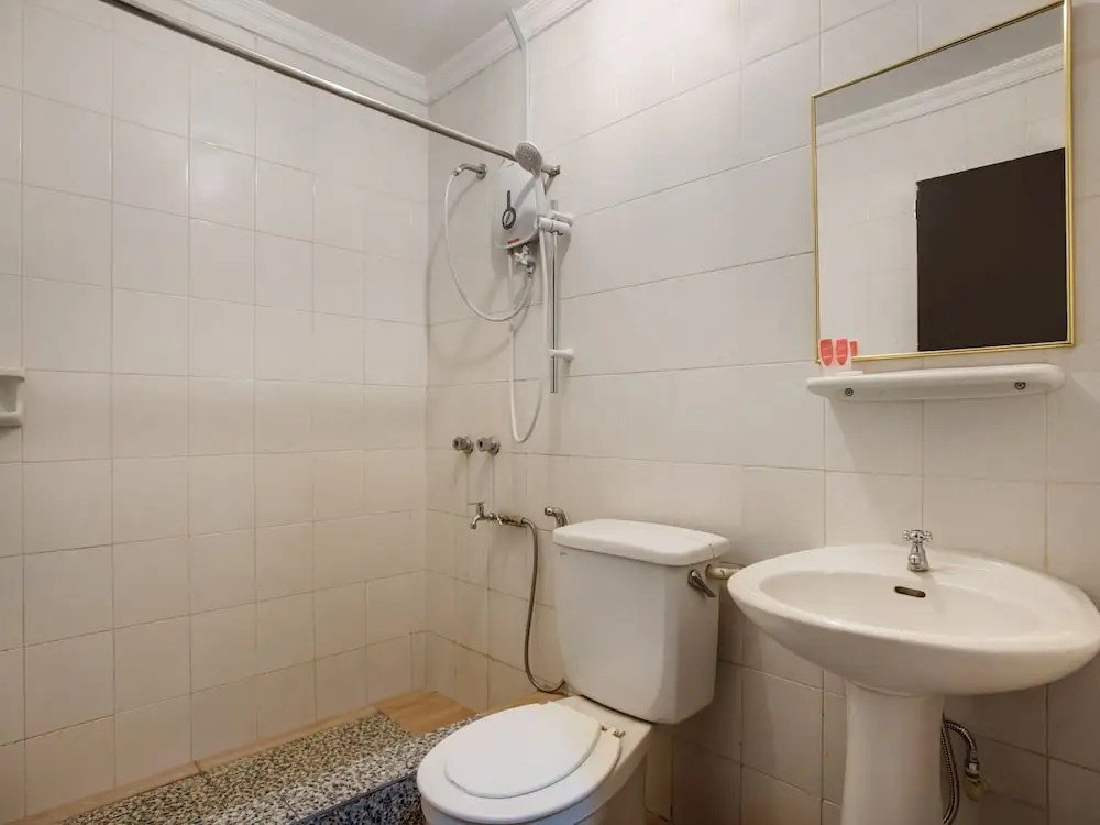 OYO 89568 Mangrove Hotel