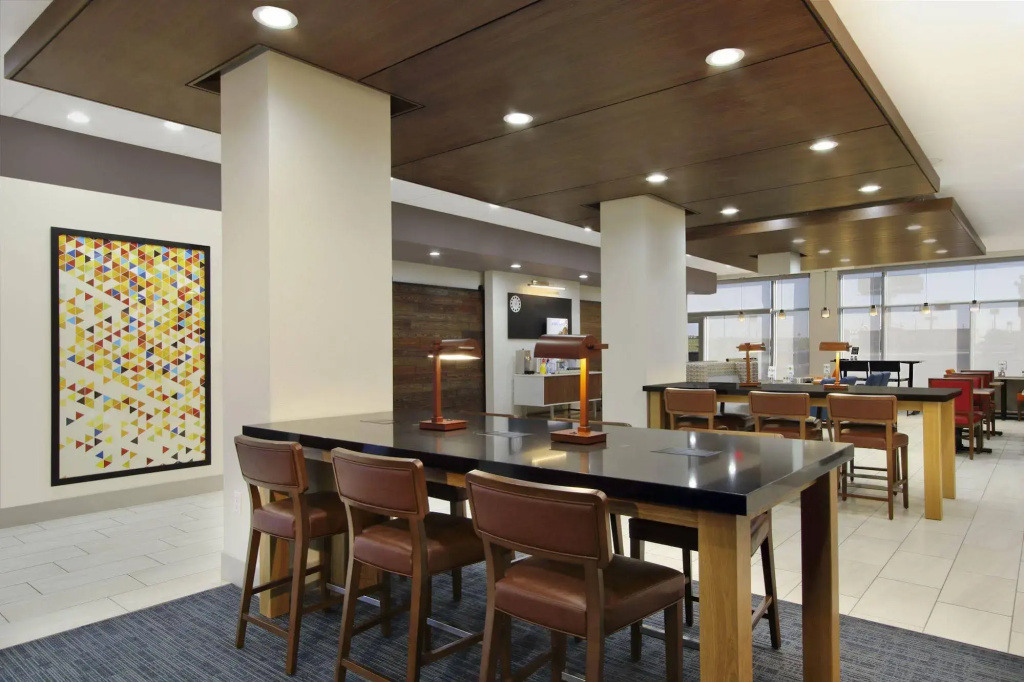Holiday Inn Express & Suites - Brookshire - Katy Freeway by IHG